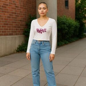 Bratz Long Sleeve Stretch Cropped V Neck Shirt Size Large White & Pink